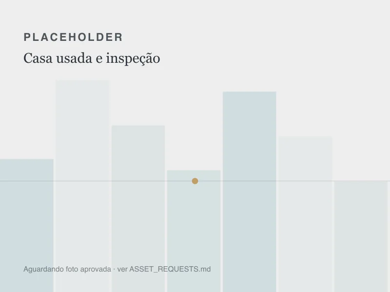 Detalhe de estrutura de casa usada
